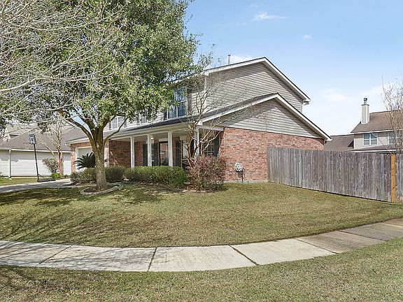 3rd image of 229 Goldenwood Dr