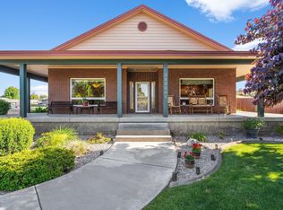 212501 E Finley Rd, Kennewick, WA 99337