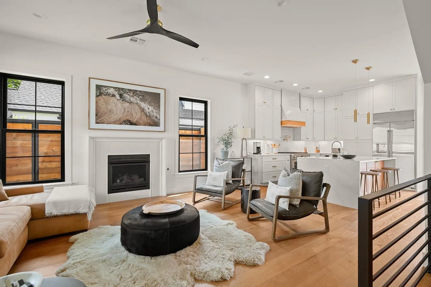 4 bed, 5.0 bath, 3027 sqft, $14,000 — Photo 4