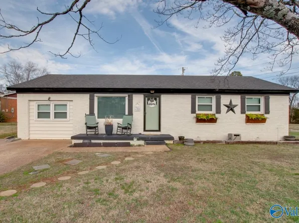 6000 Belgrade Dr NW, Huntsville, AL 35810