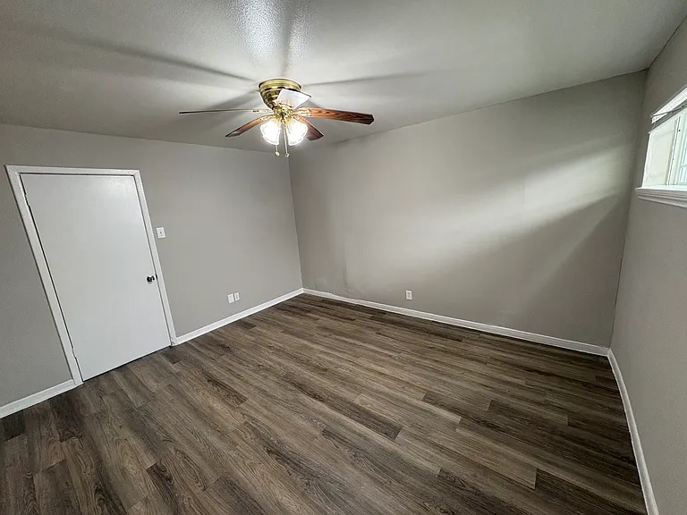 821 Yale St #6 — Photo 8