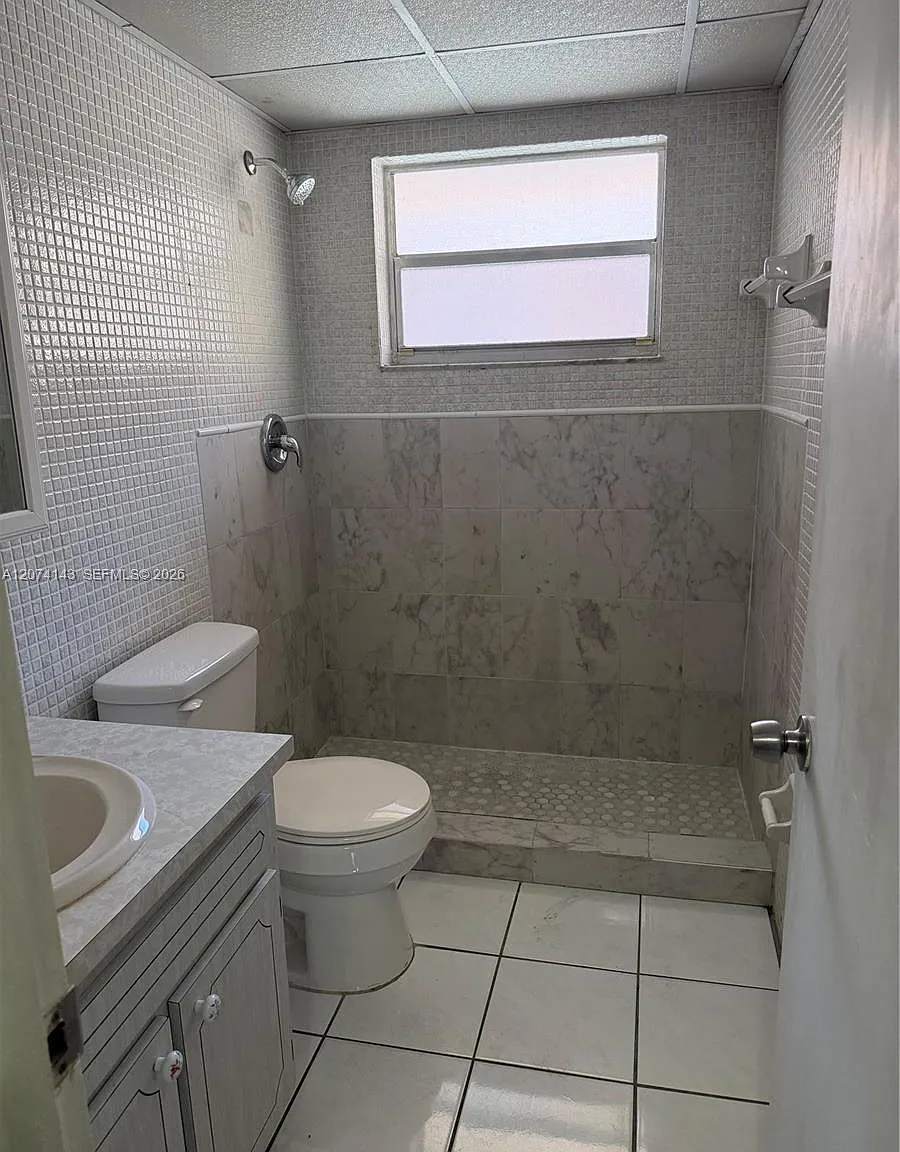 Westland Courts Condo — Photo 4