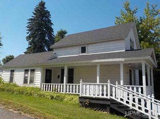 12 N 4th St, Crystal Falls, MI 49920