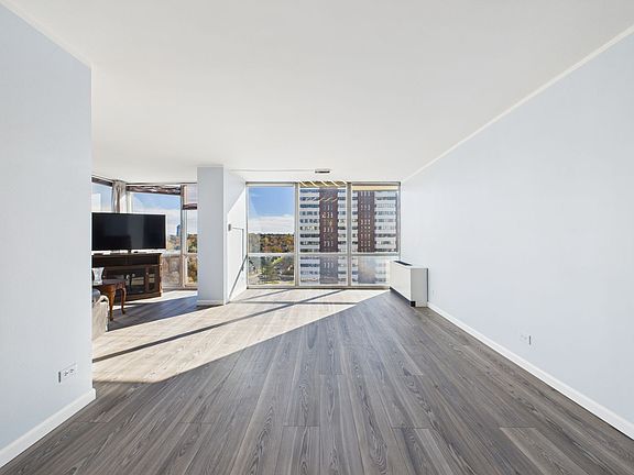 4th image of 3100 E Cherry Creek South Dr APT 1101