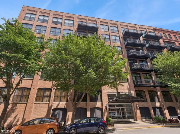 520 W Huron St APT 220, Chicago, IL 60654