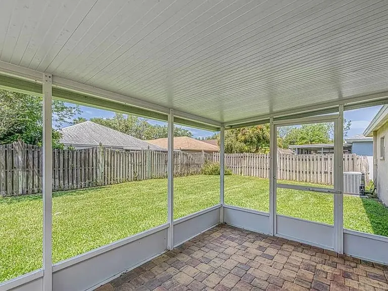 1247 Maximilian Dr — Photo 14