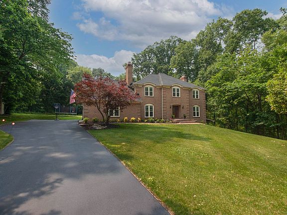 2nd image of 4134 Dartmouth Ln