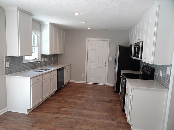 3rd image of 509 Redwood Pl