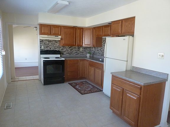 View from kitchen to FRm