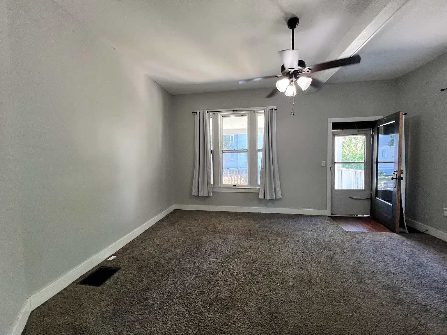 3 bed, $1,200 — Photo 3