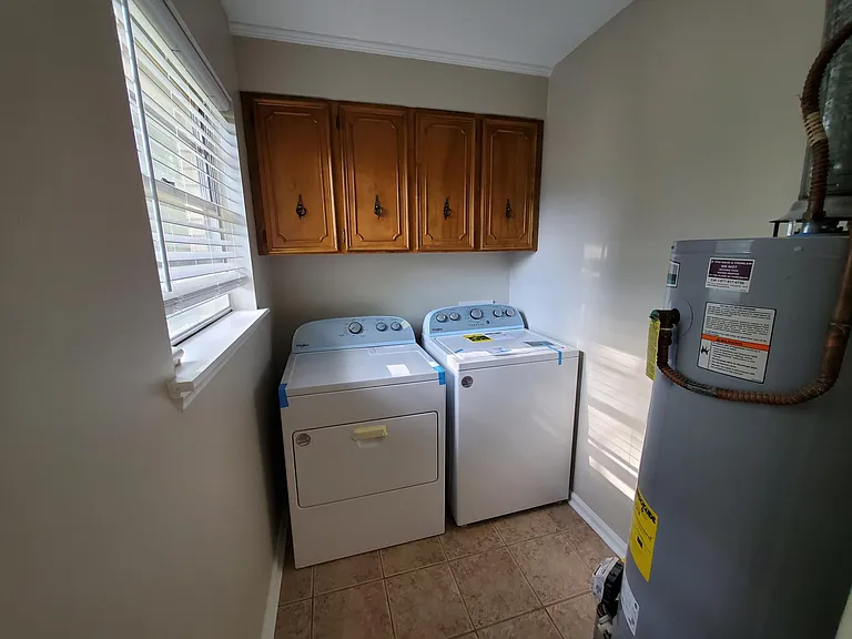 324 Burnside Dr — Photo 10