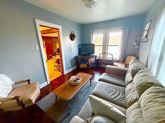 5th image of 110 Republic Ave