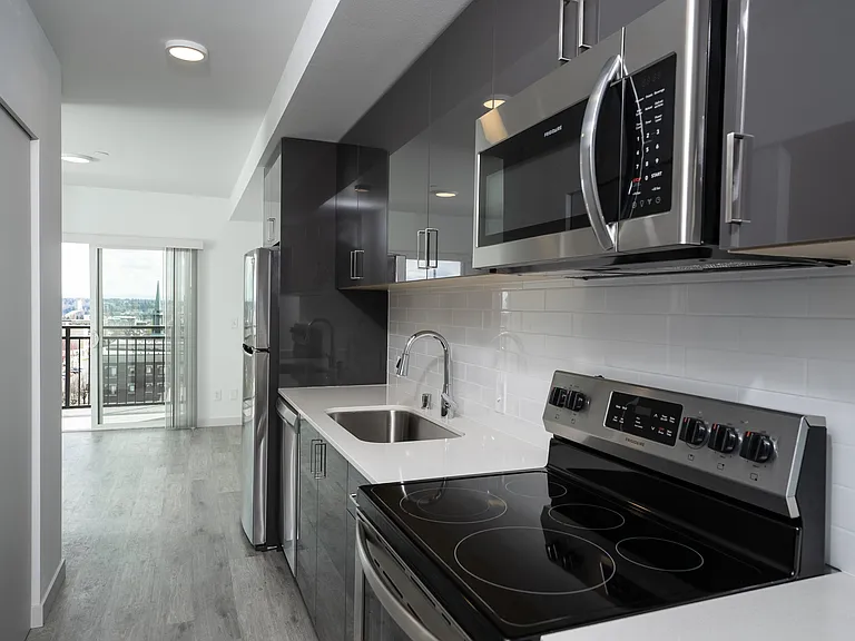 One Bedroom Urban Entry/Kitchen One Bedroom Urban Entry/Kitchen