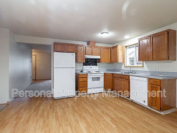 5th image of 15905 NE 76th St