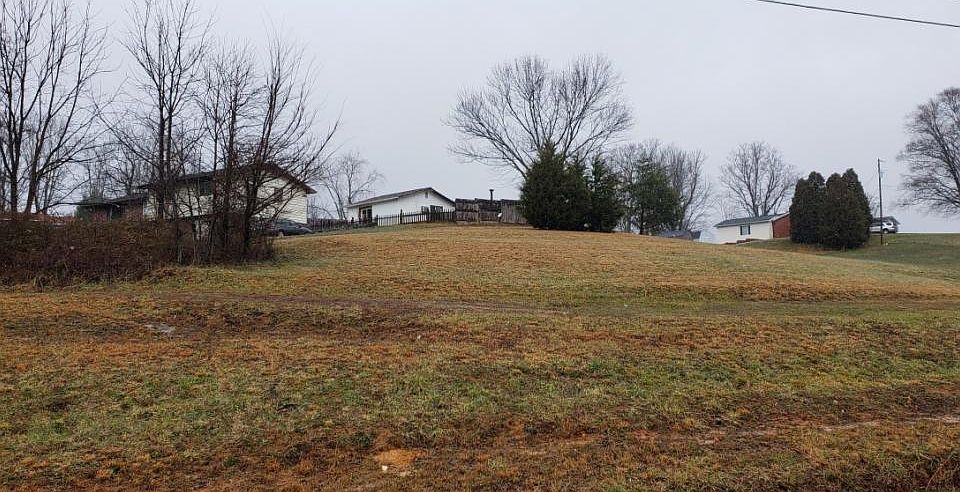 2nd image of 1796 Brook Hollow Rd