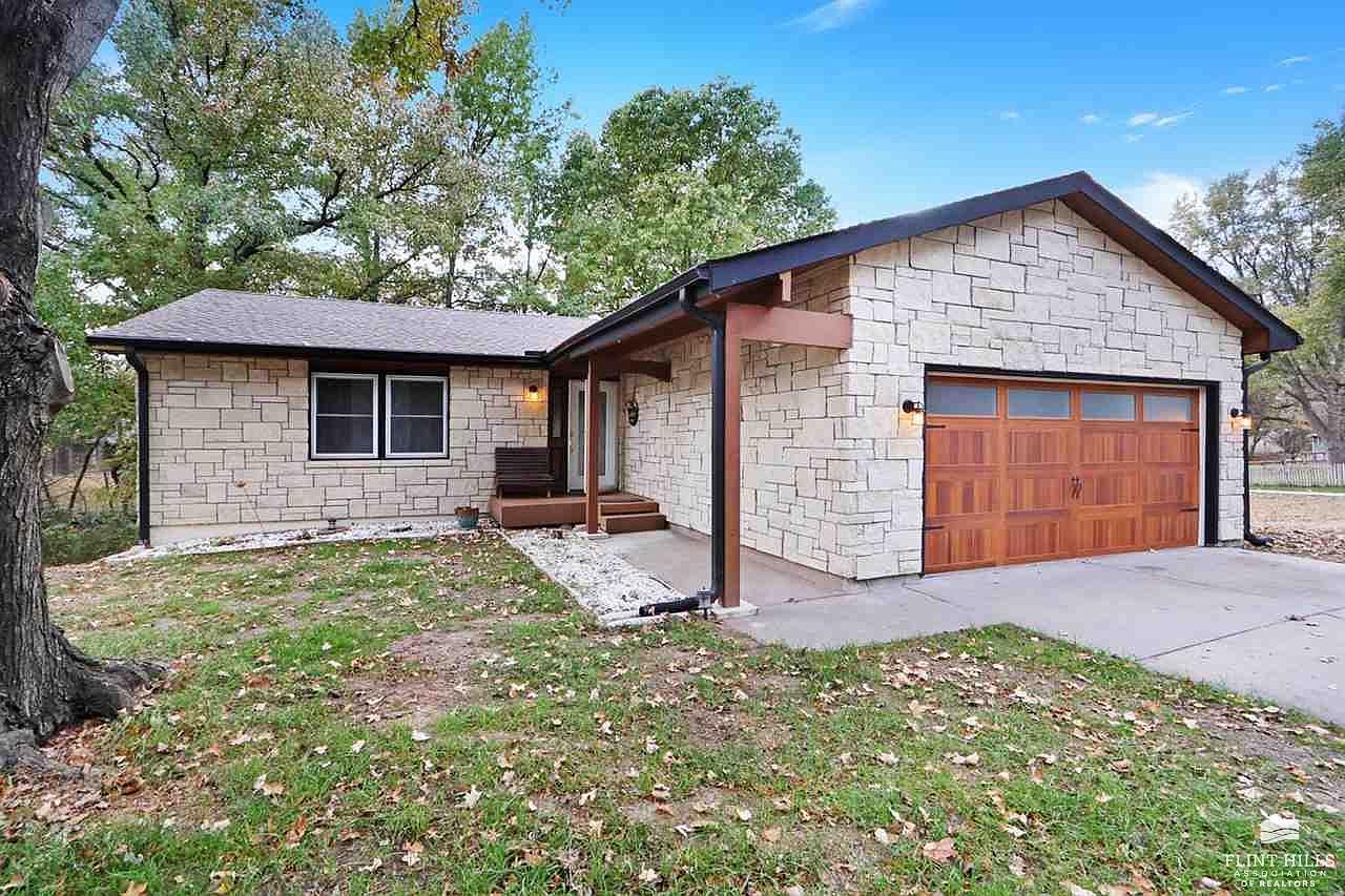 127 Riverview Dr, Wamego, KS 66547 MLS 20232836 Zillow