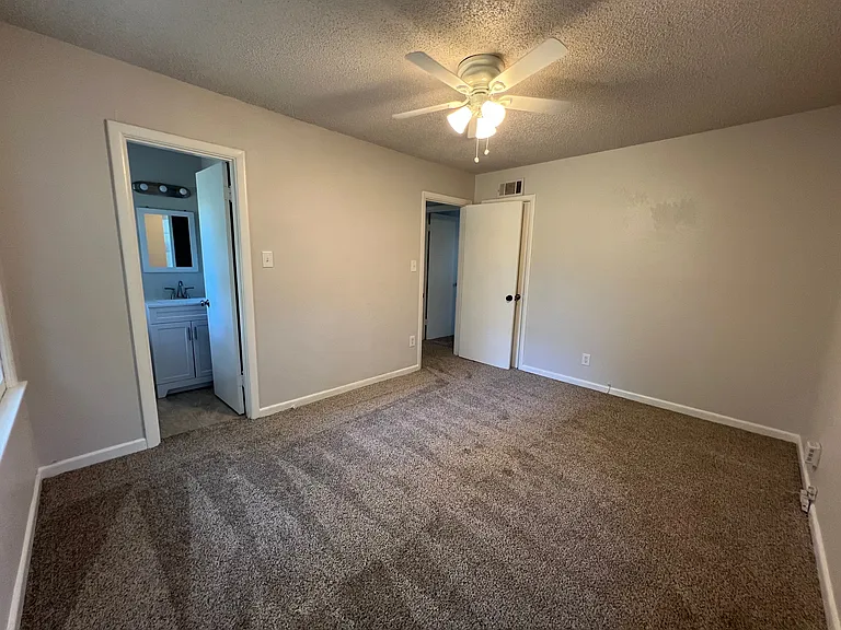 213 Wanda Way #1 — Photo 31
