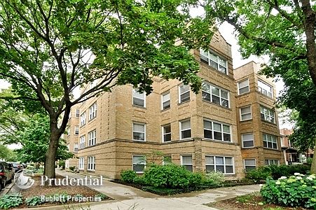 1st image of 3021 W Sunnyside Ave #3