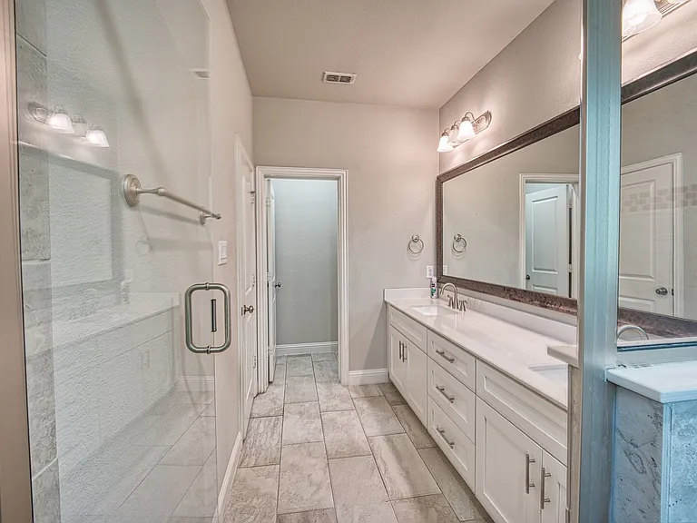 3009 Galveston St — Photo 6