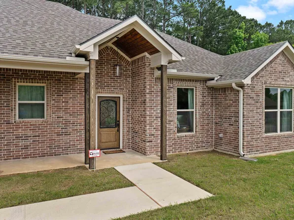 310 Molly Maye Dr, Marshall, TX 75672