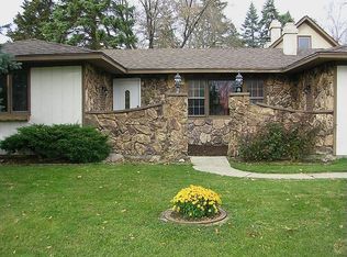 3808 Anne St, McHenry, IL 60050