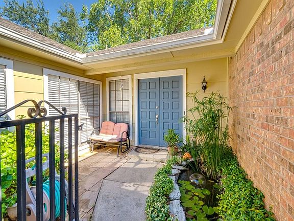 4th image of 2706 Glenwood Ct