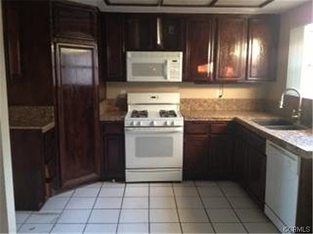 2nd image of 261 White Oak Rd