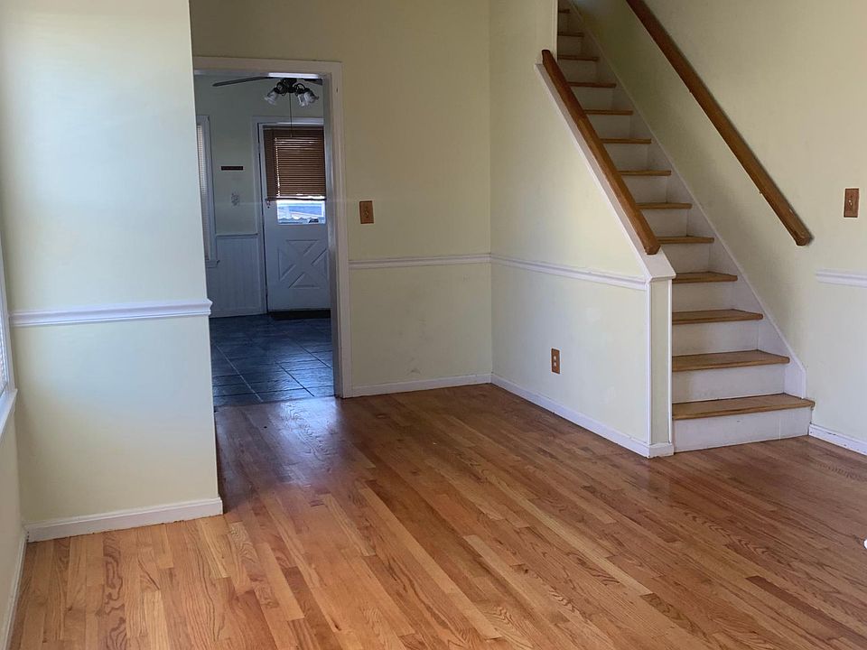1st image of 25 Vine Ave #1