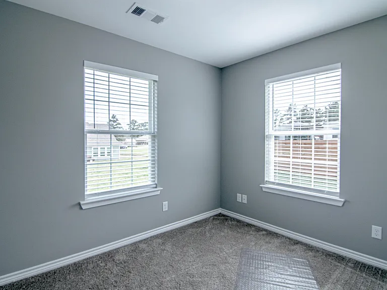 100 Shorewood Dr — Photo 16