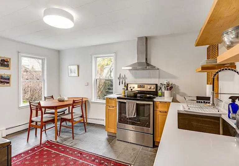 6 Shelburne Rd — Photo 10