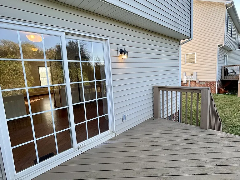2528 Old Forest Rd #A — Photo 20
