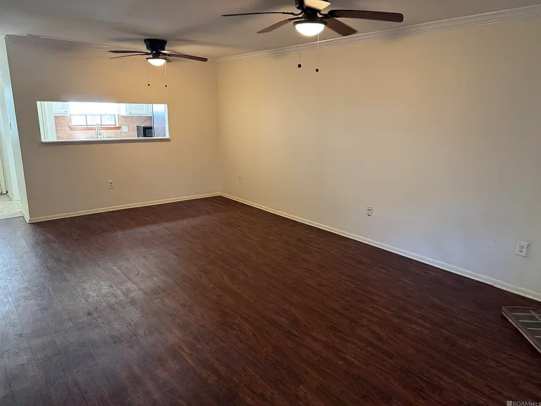 4454 Stumberg Ln — Photo 6