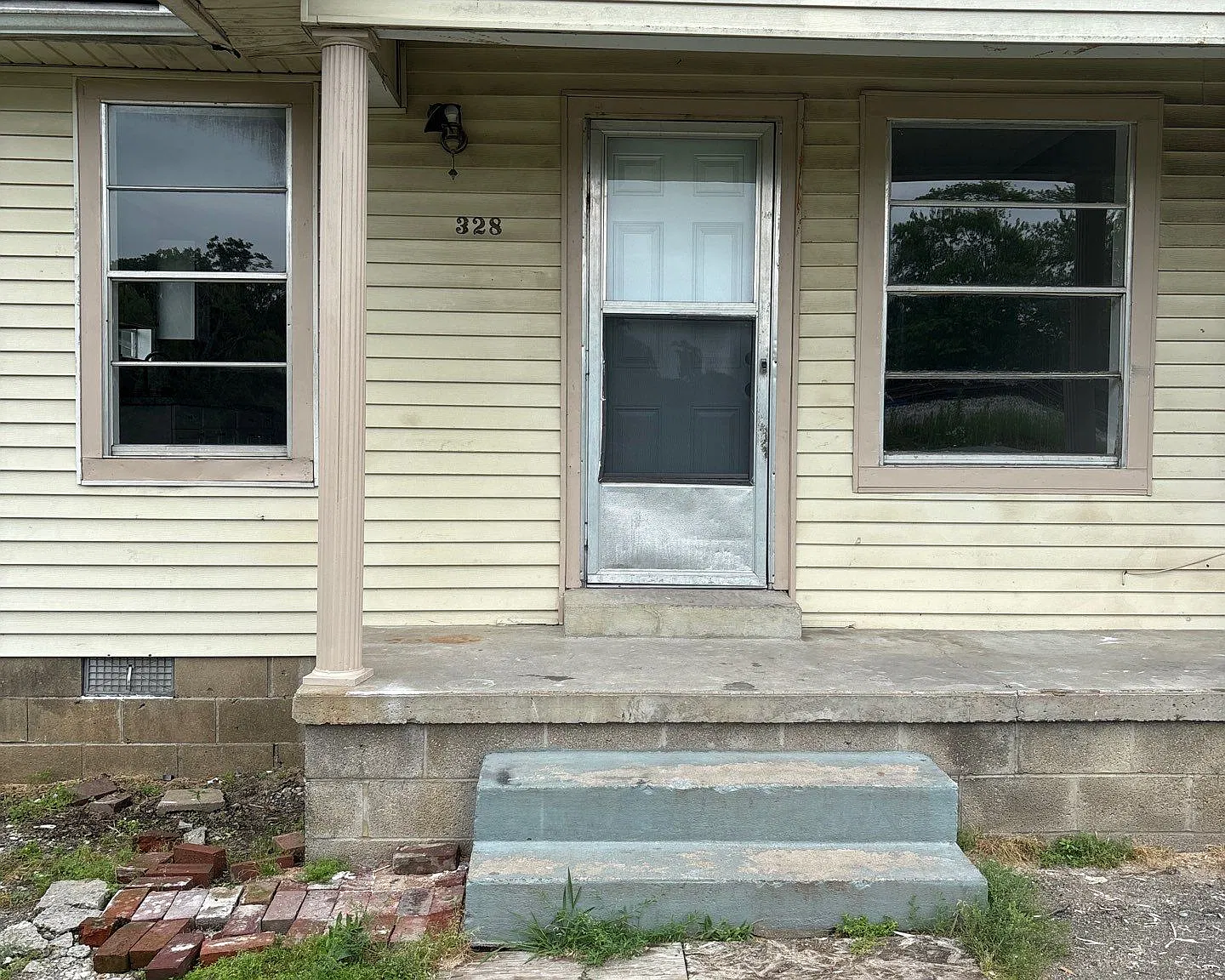 328 Keltner Street Halls - 1 — Photo 1