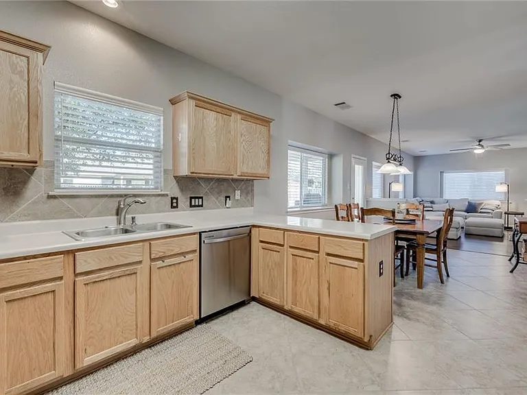1405 Faustino Cv — Photo 27