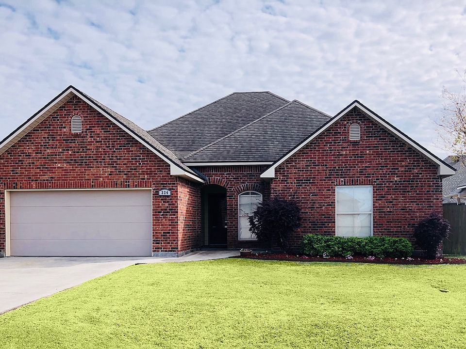 1st image of 324 Oak Hill Ln