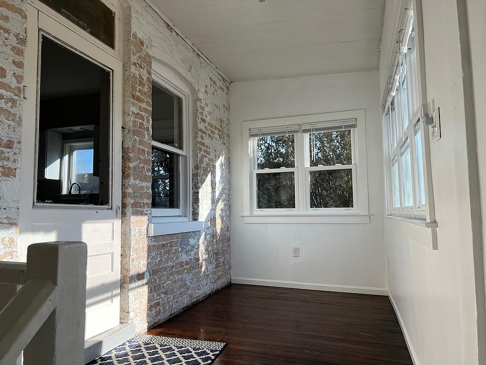 1st image of 4640 S Sawyer Ave #2