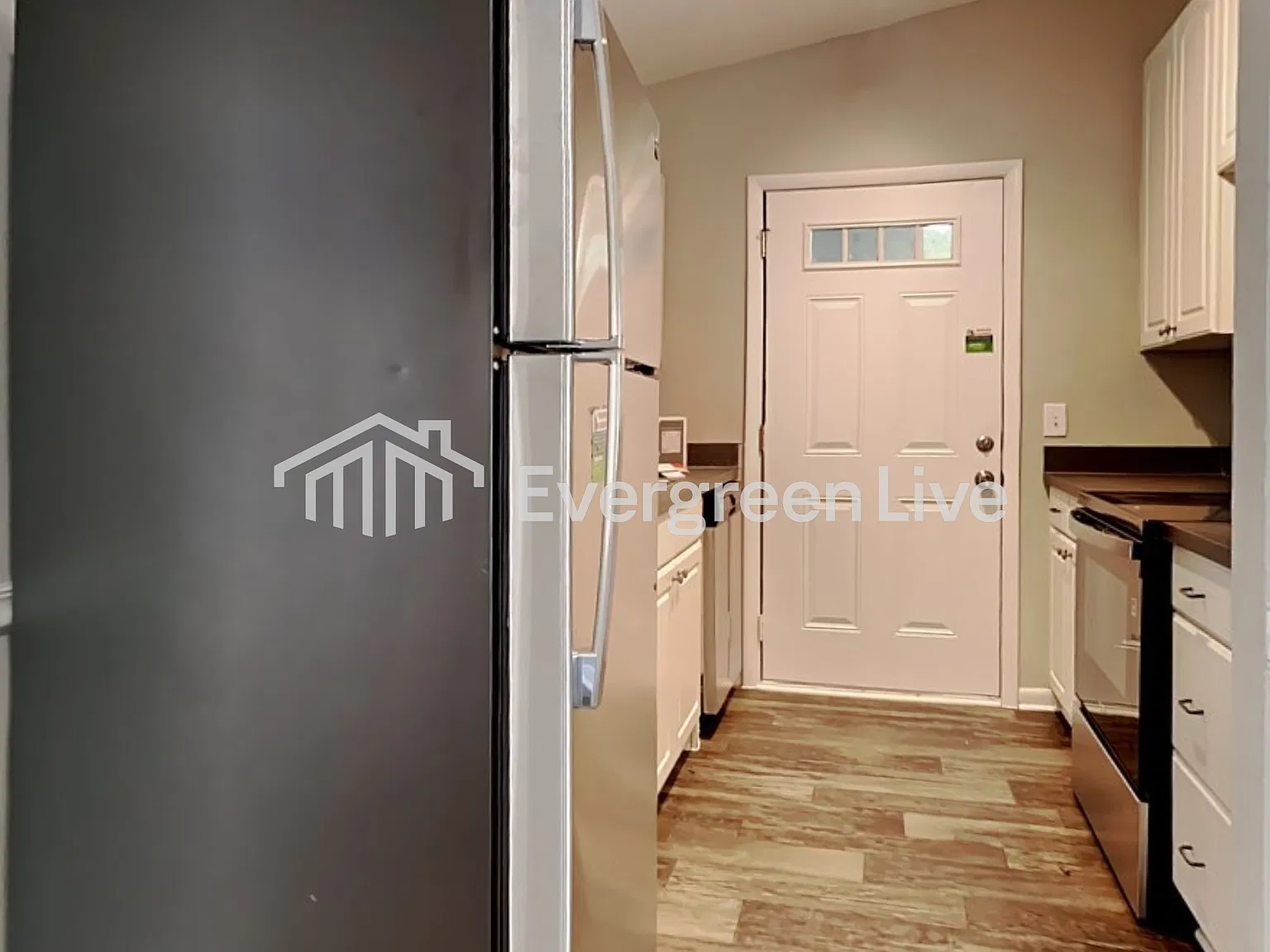 3 bed, 1.0 bath, 1200 sqft, $1,245 — Photo 4