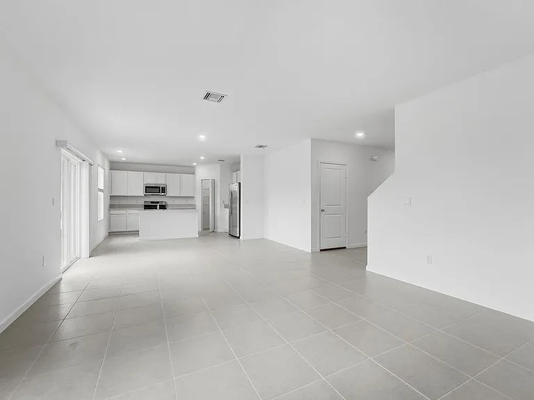 10485 NW Suncrest Loop — Photo 2
