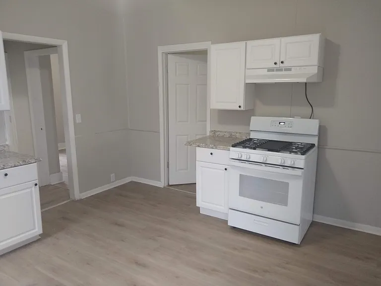 834 Congress Ave #1B — Photo 6