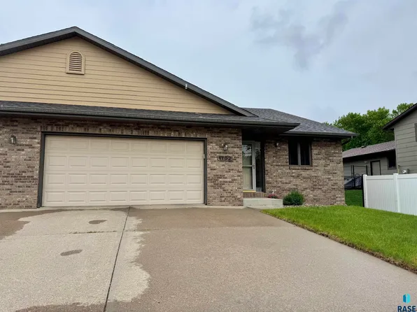 1702 E 57th St, Sioux Falls, SD 57108