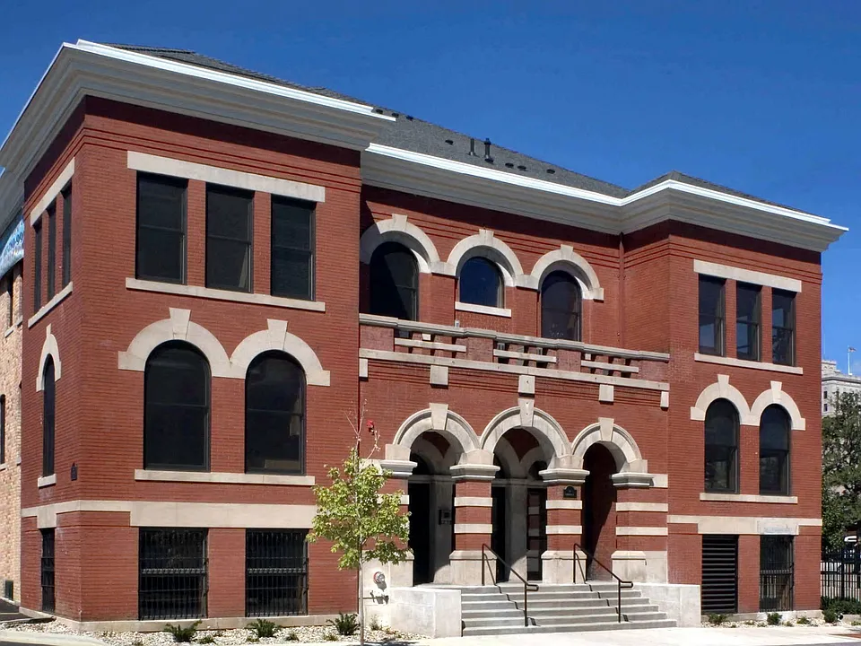 Building Photo 5