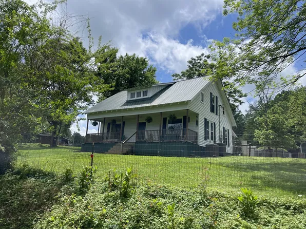 245 Old Lake Rd, Red Boiling Springs, TN 37150