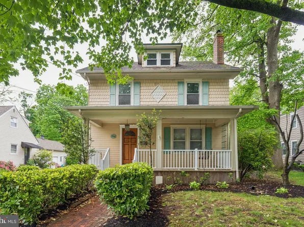 320 W 3rd St, Moorestown, NJ 08057