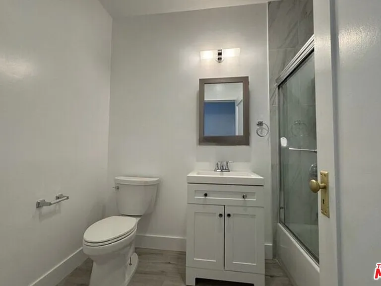 1111 Orizaba Ave #B — Photo 5