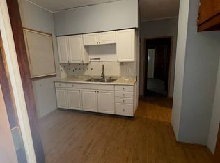 326 W 13th St, Waterloo, IA 50702