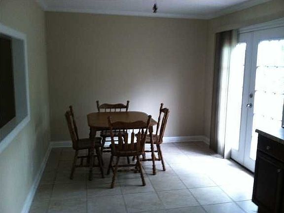 4th image of 1924 Bay Hill Dr