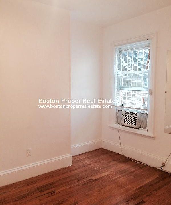 2nd image of 109 Dartmouth St #54