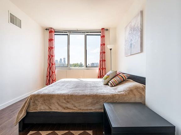 5th image of 1215 Broadway APT 606