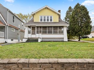 754 Leonard St NE, Grand Rapids, MI