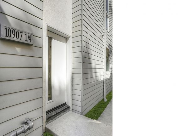 2nd image of 10907 Otsego St